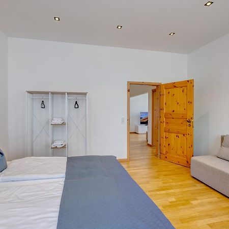 Kaza Guesthouse, Centrally Located 2 & 3 Bedroom Apartments In Augsburg Exterior foto