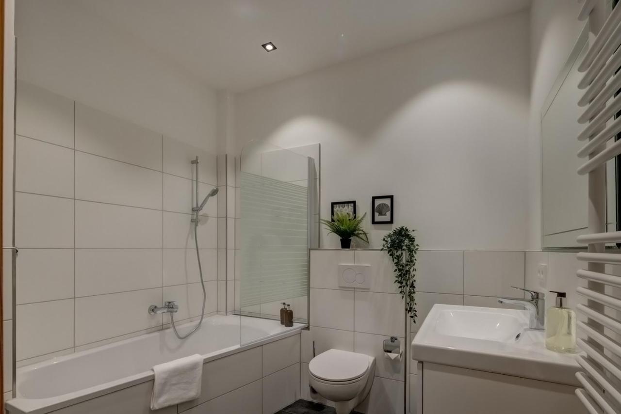 Kaza Guesthouse, Centrally Located 2 & 3 Bedroom Apartments In Augsburg Exterior foto