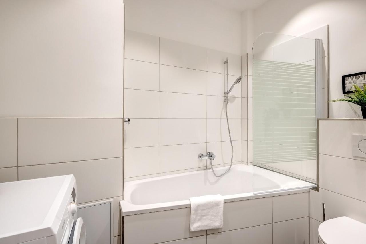 Kaza Guesthouse, Centrally Located 2 & 3 Bedroom Apartments In Augsburg Exterior foto